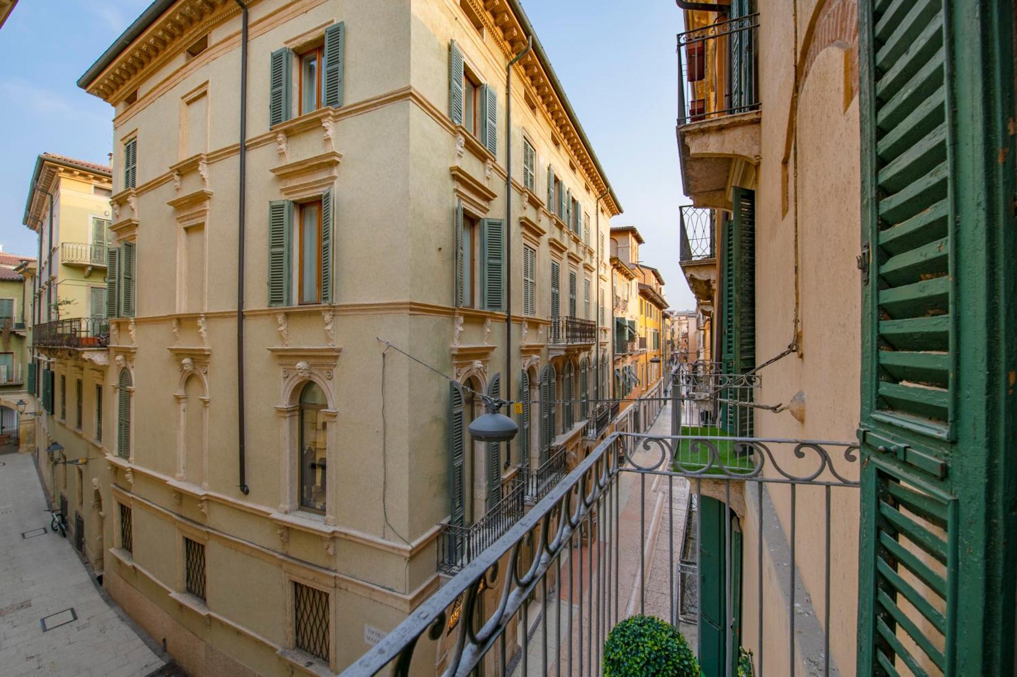 Palace Home Mazzini Верона Екстер'єр фото